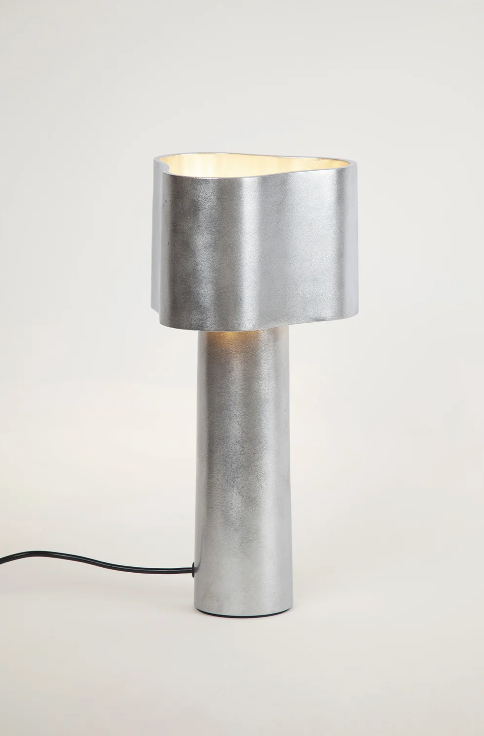 Coy Table Lamp in Aluminium