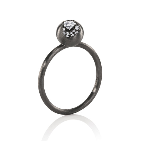 WILD COAST SPHERE FLOATING STUD RING